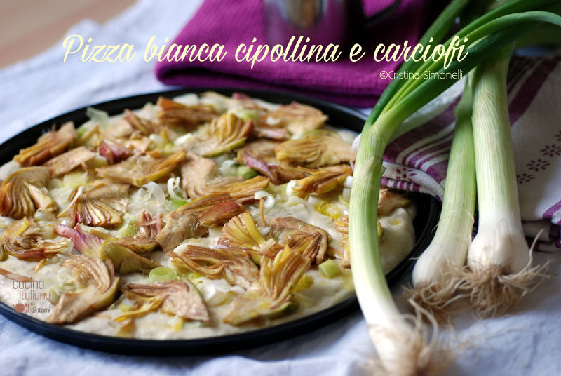 Pizza bianca con cipollina e carciofi