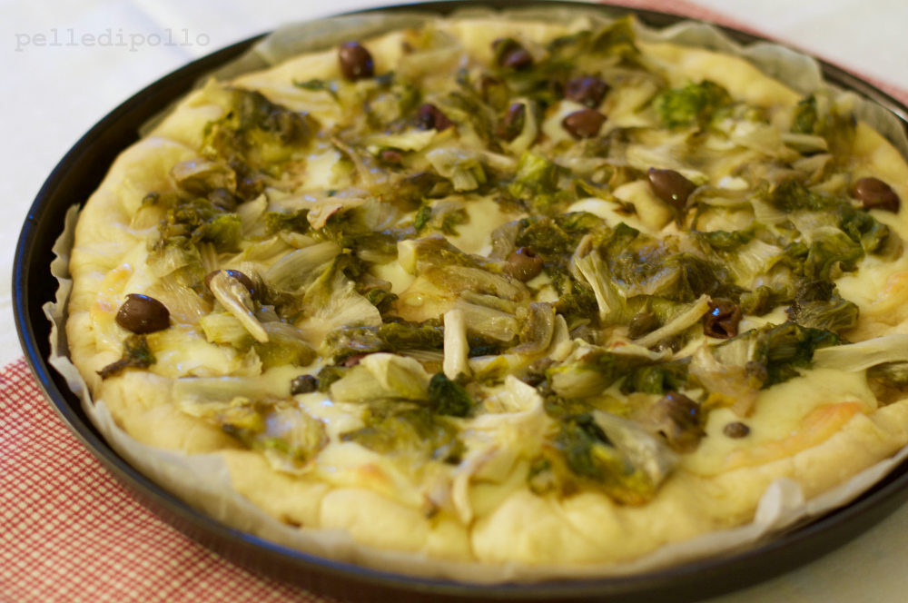 Pizza bianca di scarola con olive e capperi