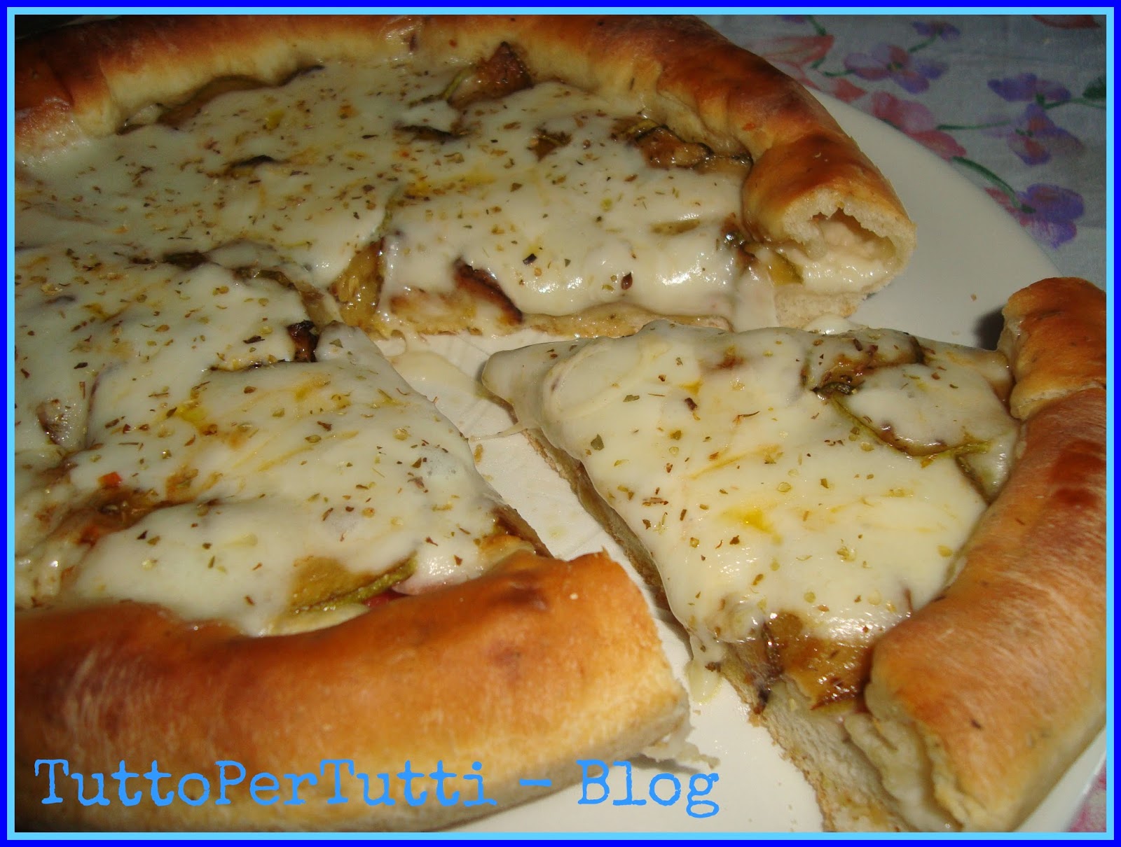 Pizza bianca praga e zucchine con bordo ripieno