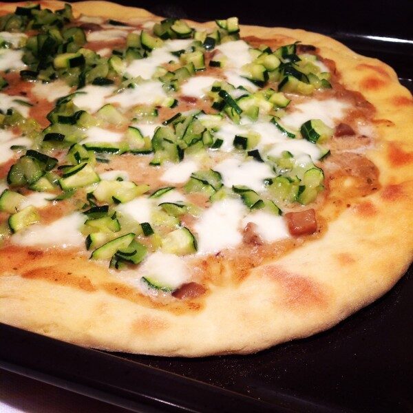 Pizza bonci con zucchine e crema di porcini