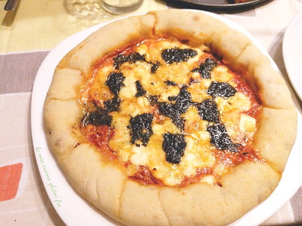 Pizza con cordone ripieno senza glutine