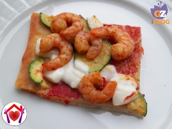 Pizza con gamberetti e zucchine