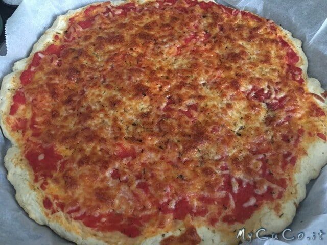 Pizza con lievito istantaneo con il cuco moulinex