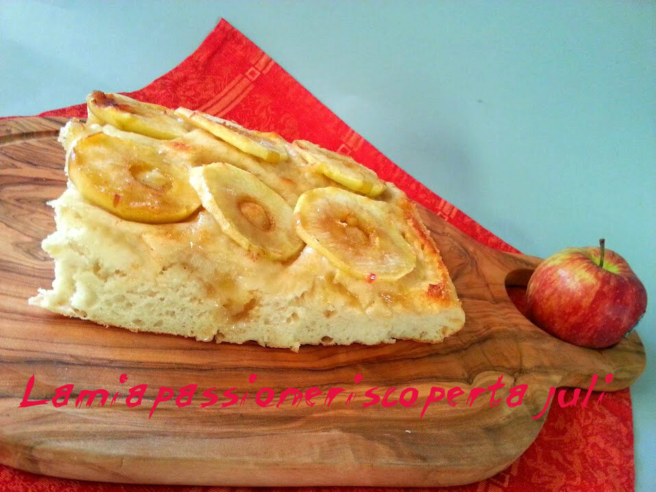 Pizza con mele e cannella, zucchero di canna mele ROSSE