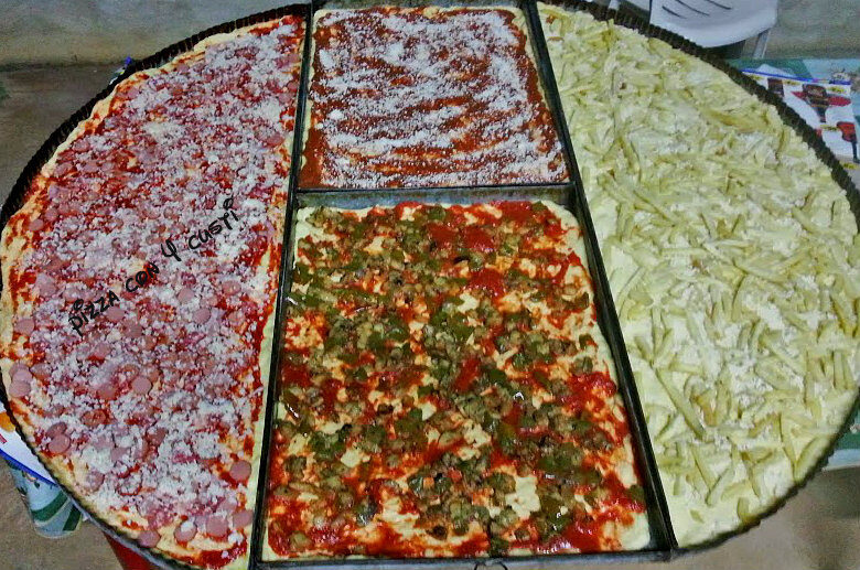 Pizza con patate peperoni e prosciutto, wurstel, mozzarella