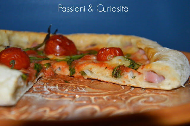 Pizza contornata
