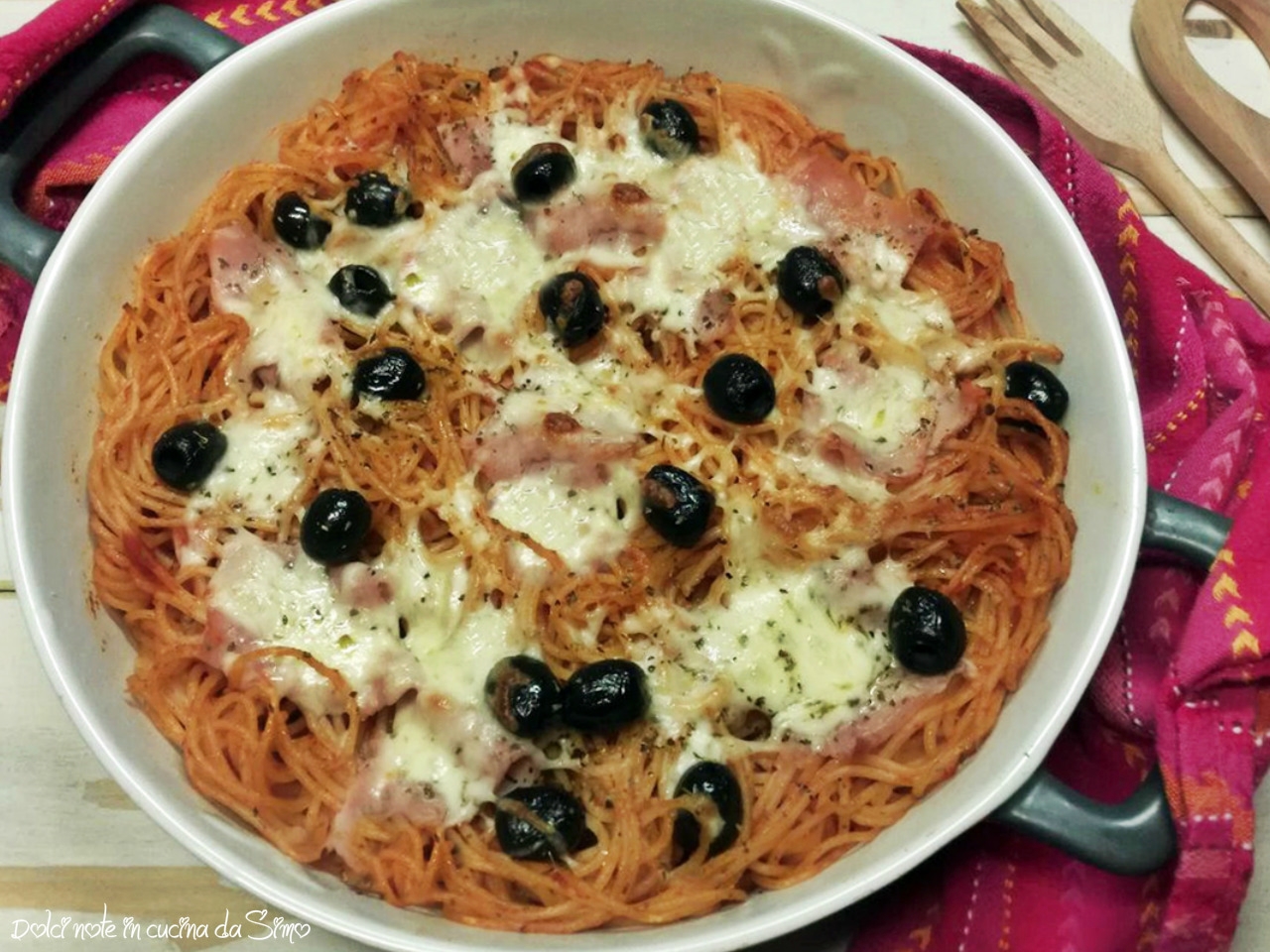 Pizza di spaghetti