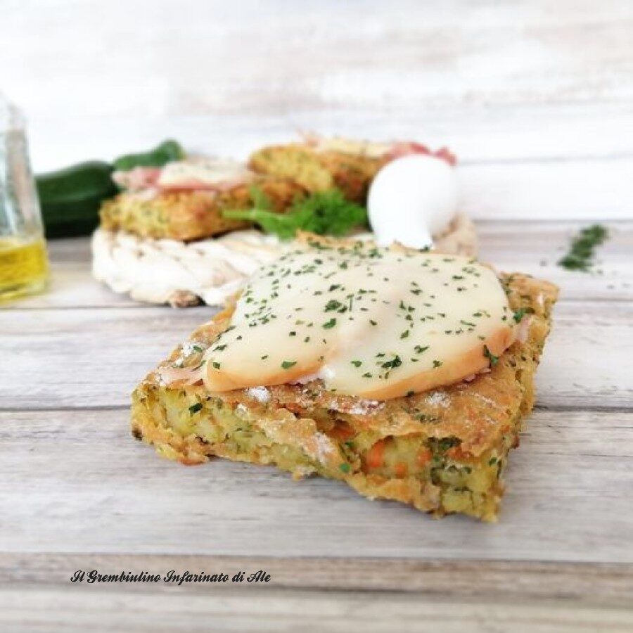 Pizza di zucchine con cotto e provola
