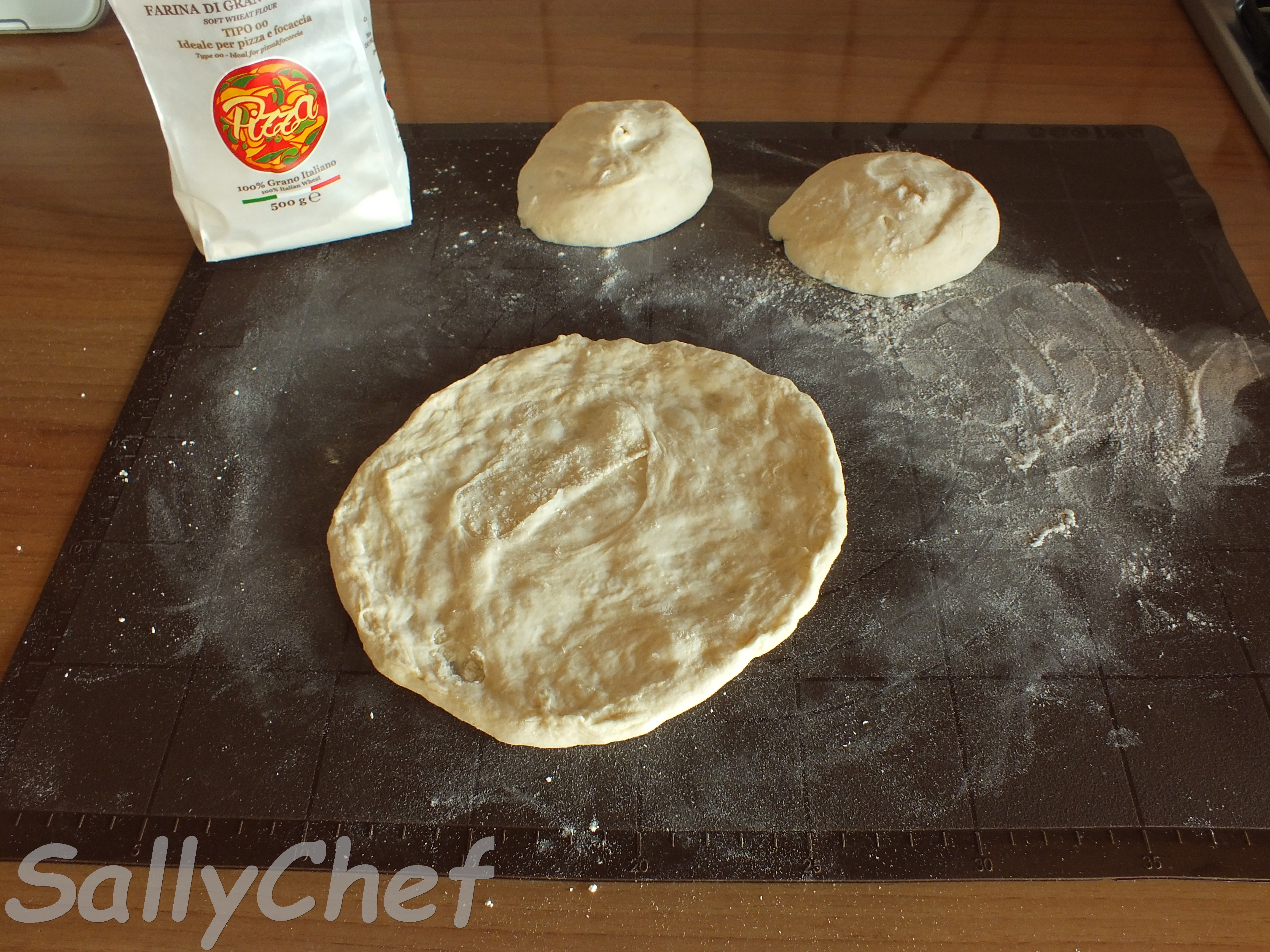 Pizza in padella e imbottitura efficace