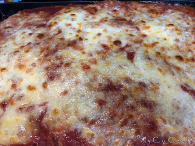 Pizza in teglia con companion moulinex