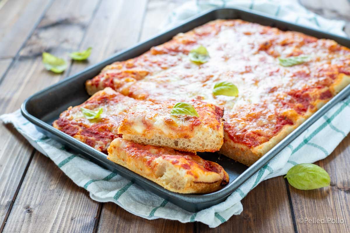 Pizza in teglia – ricetta base semplice