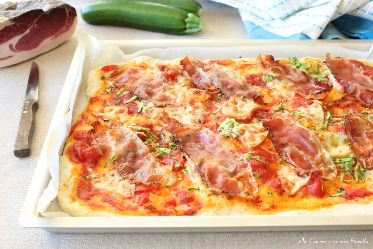 Pizza istantanea alle zucchine e speck
