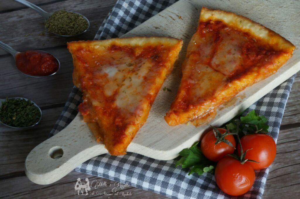 Pizza margherita al latte