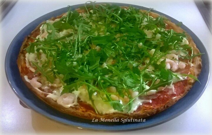 Pizza mascarpone gamberetti e rucola senza glutine
