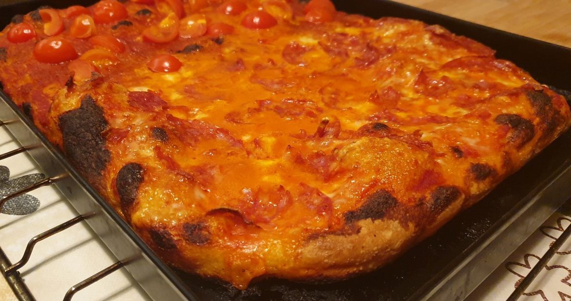 Pizza romana in teglia
