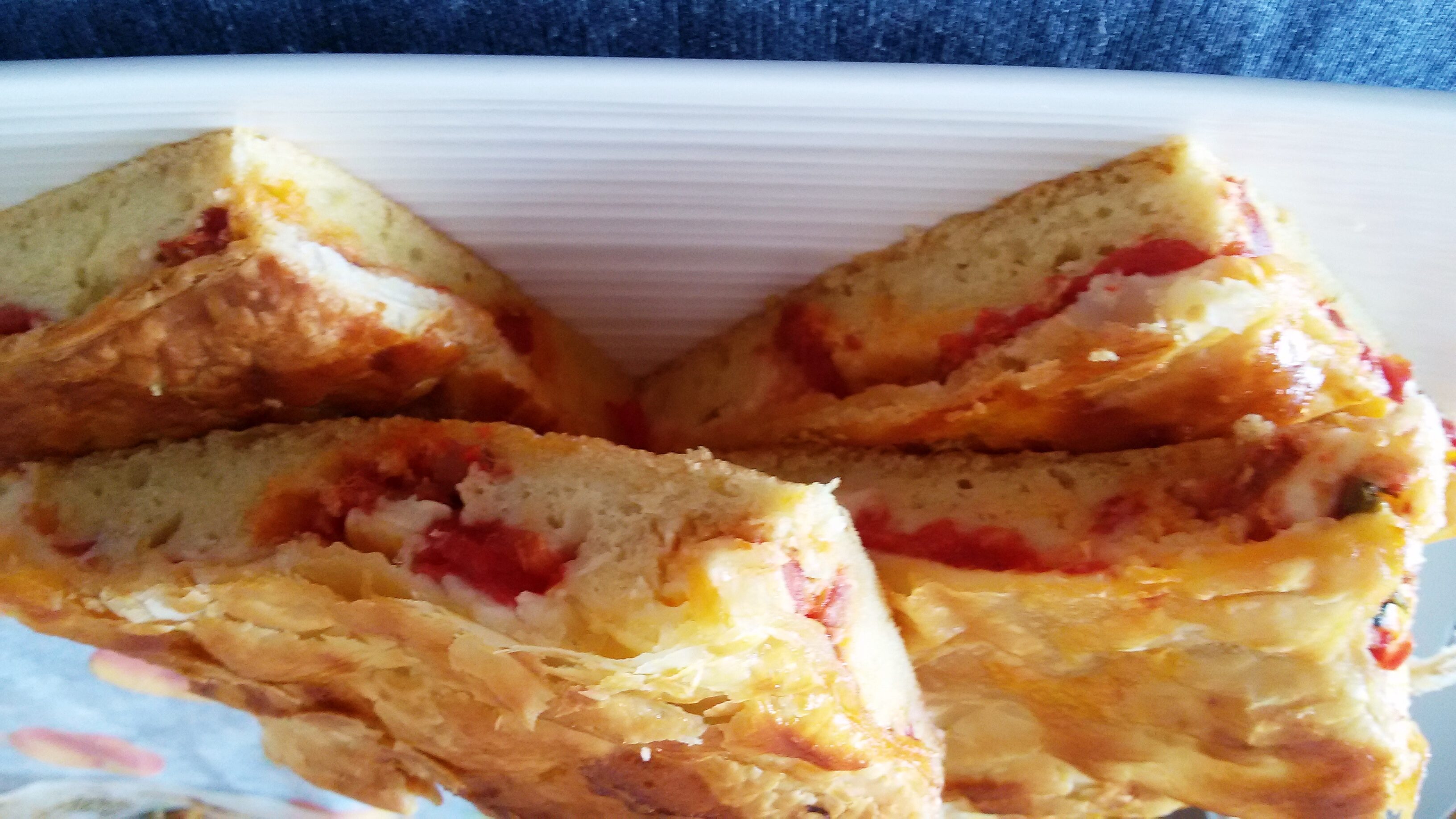 Pizza rustica con pomodoro e soppressata