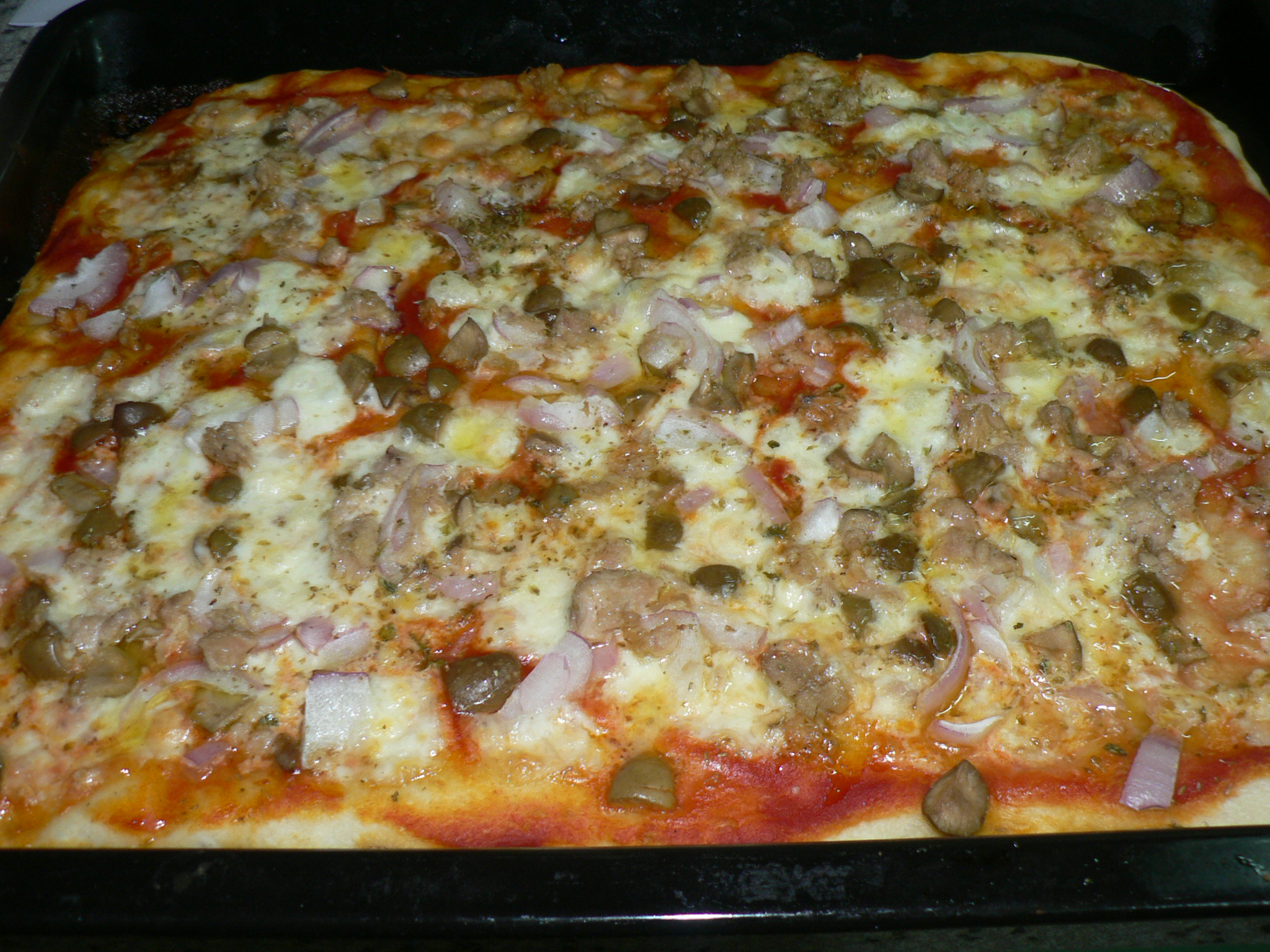 Pizza tonno e cipolla