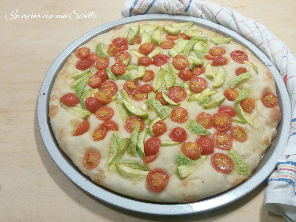 Pizza zucchine e pomodorini