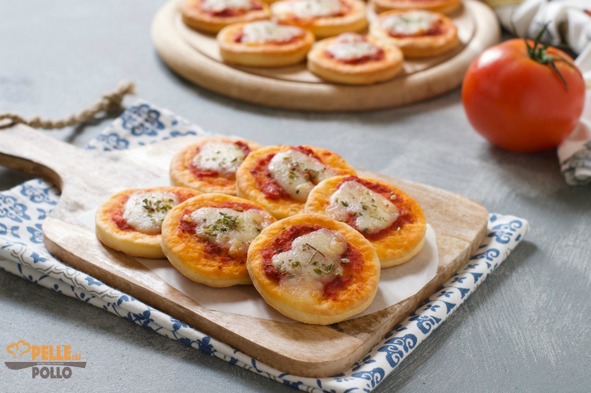 Pizzette da buffet alla ricotta senza lievitazione
