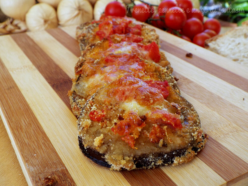 Pizzette di melanzane pomodoro e mozzarella