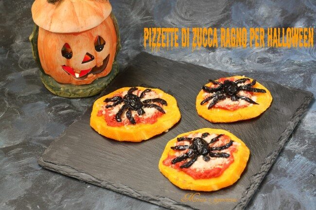 Pizzette di zucca ragno per halloween