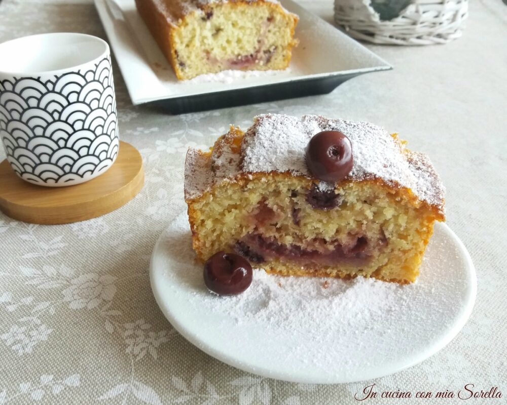 Plum cake alle visciole e marmellata