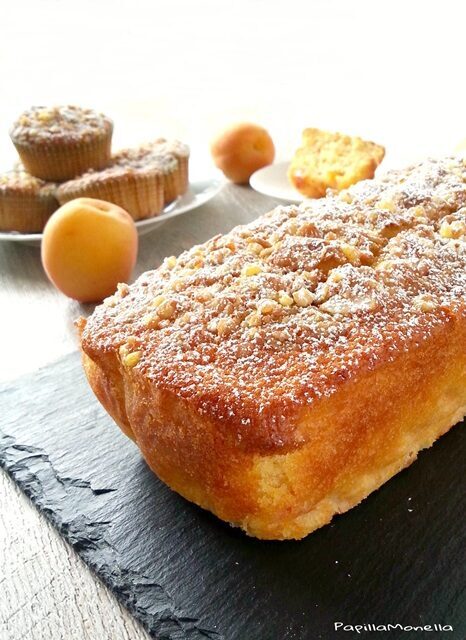 Plum cake leggero alla doppia albicocca