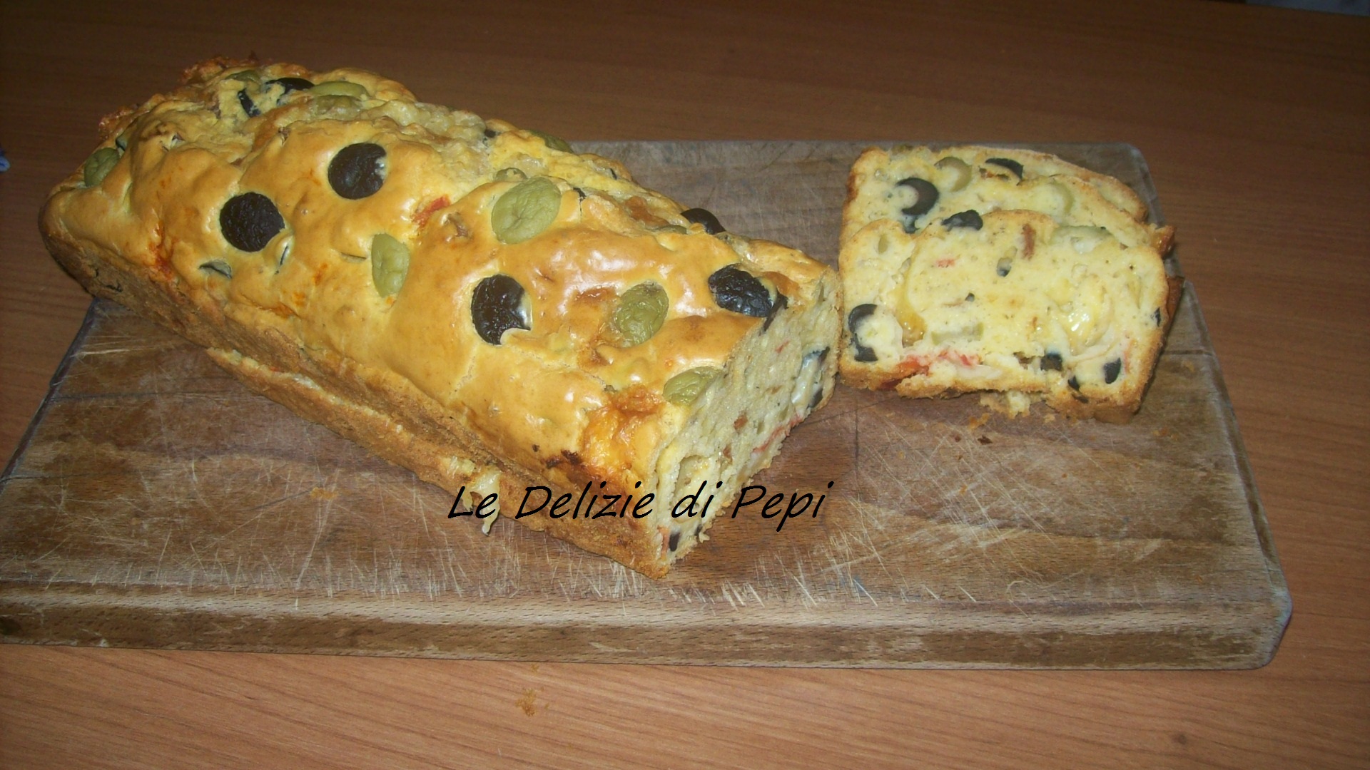 Plum-cake salato alle olive