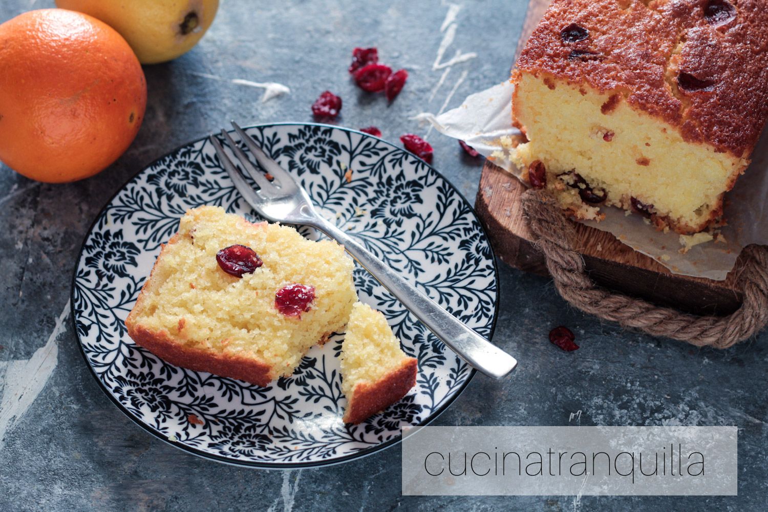 Plumcake agli agrumi con mirtilli disidratati