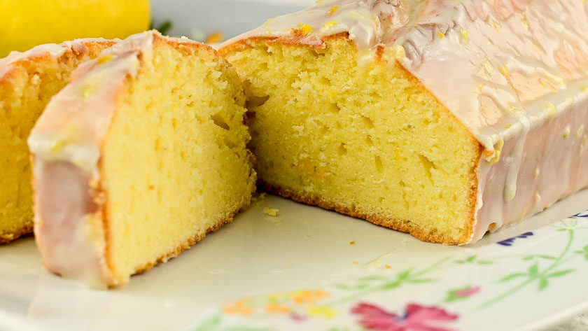 Plumcake al limone con glassa senza latte
