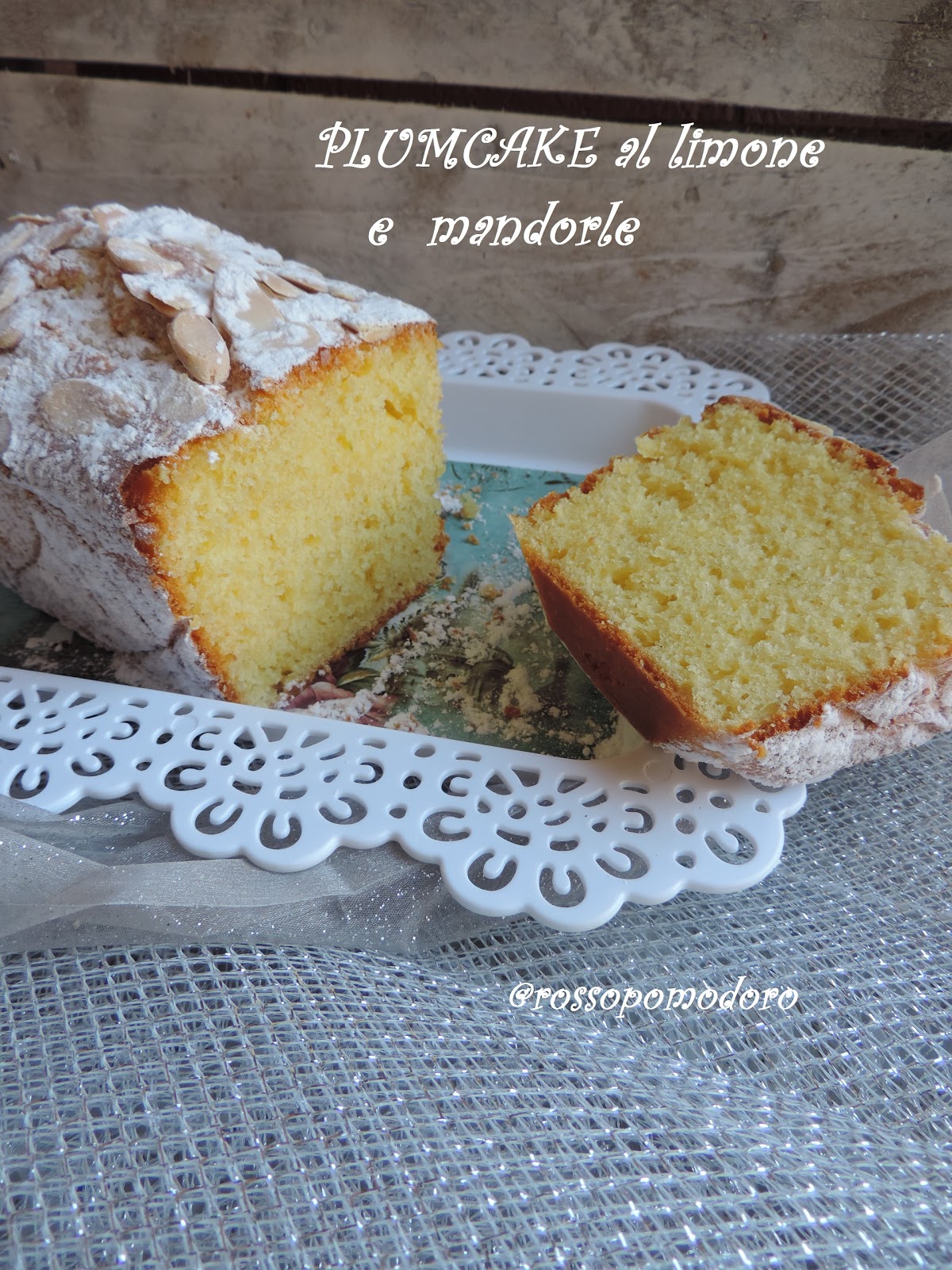 Plumcake al limone con yogurt greco e mandorle