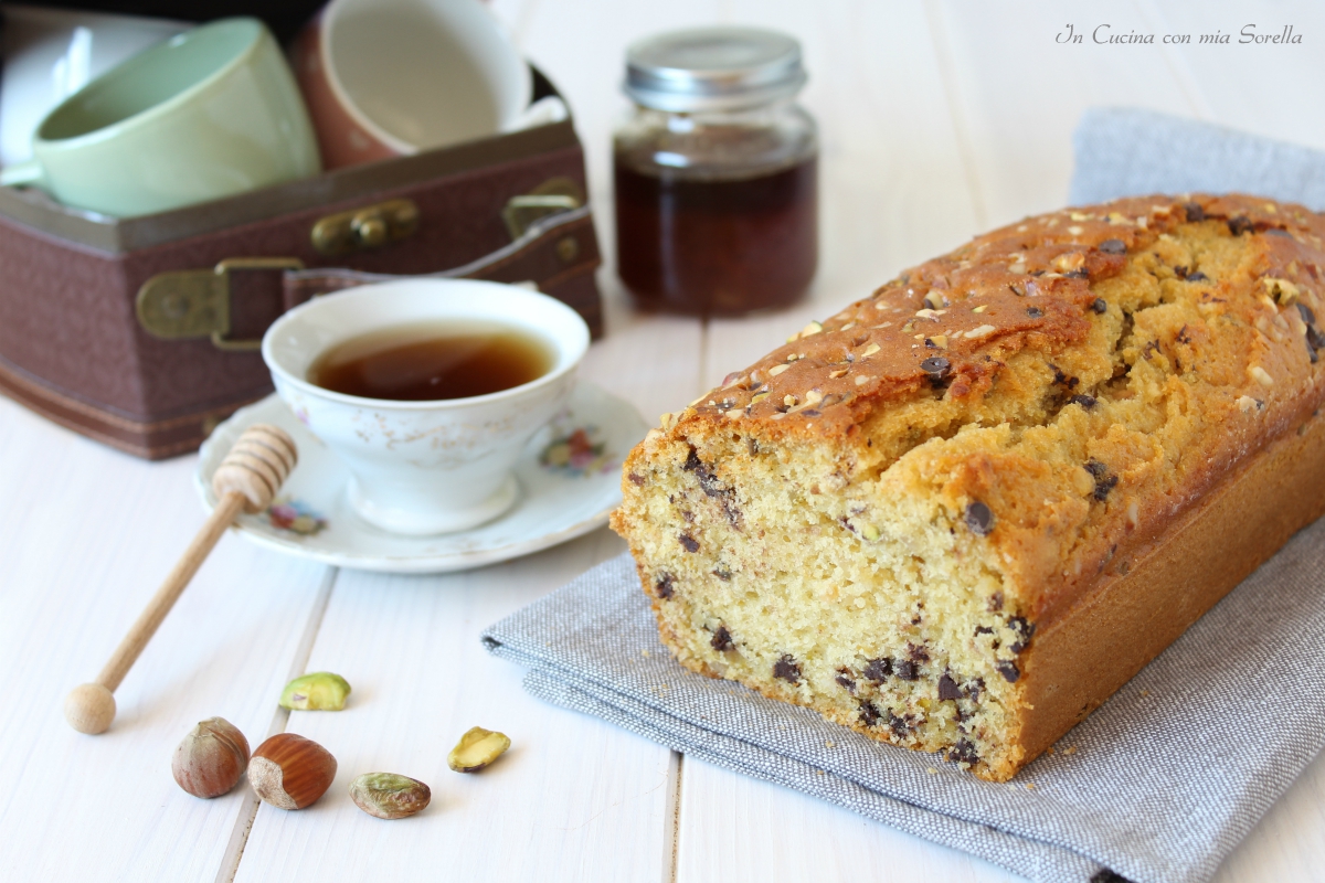 Plumcake al miele con pistacchio nocciole e cioccolato