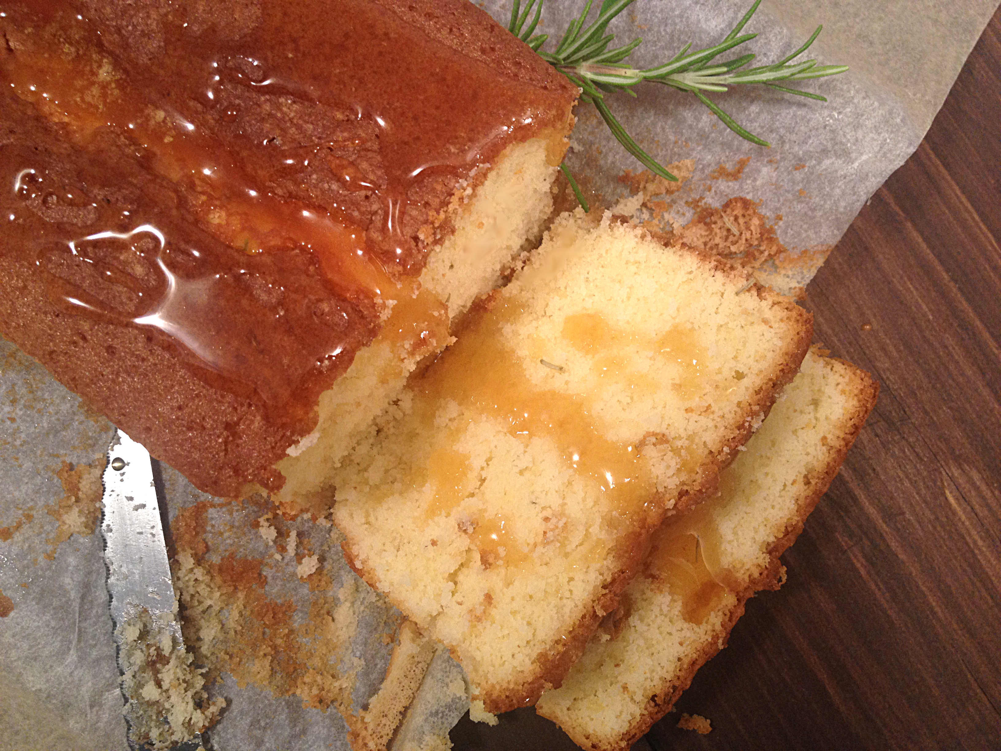 Plumcake al miele e rosmarino