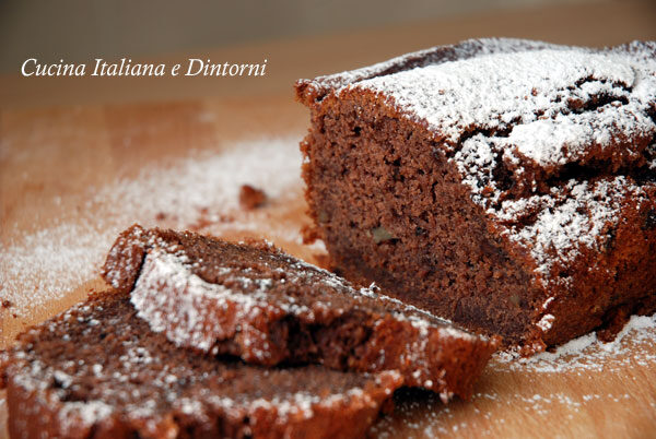 Plumcake alla banana con noci e gocce di cioccolato