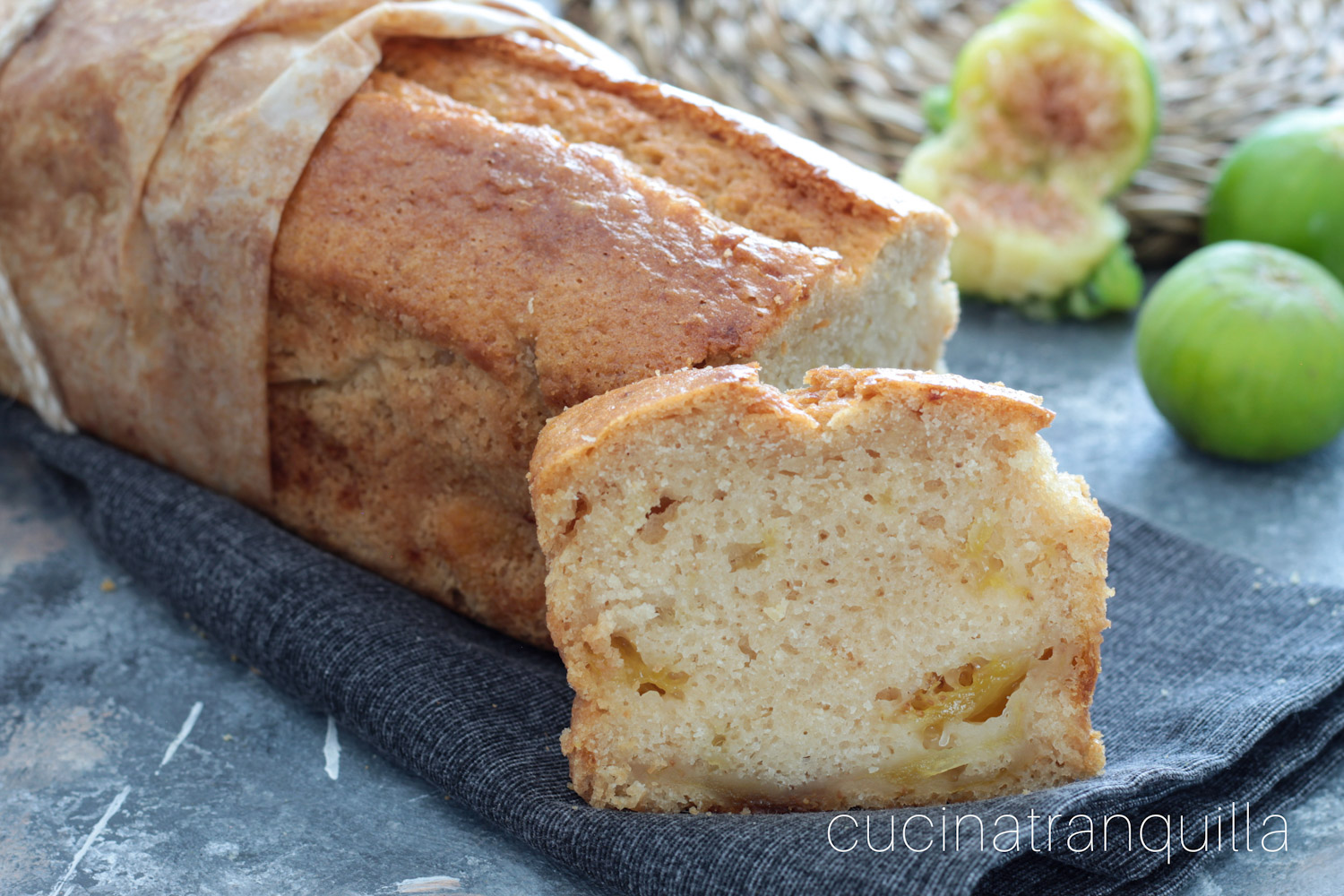 Plumcake all’acqua con fichi