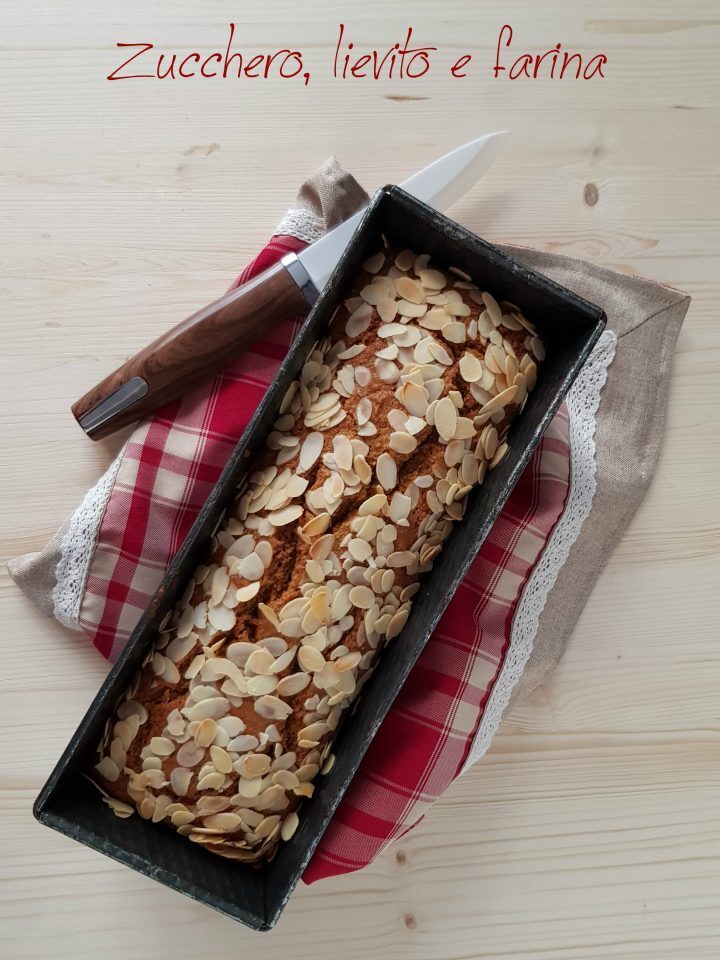 Plumcake alle carote, con farina di mandorle
