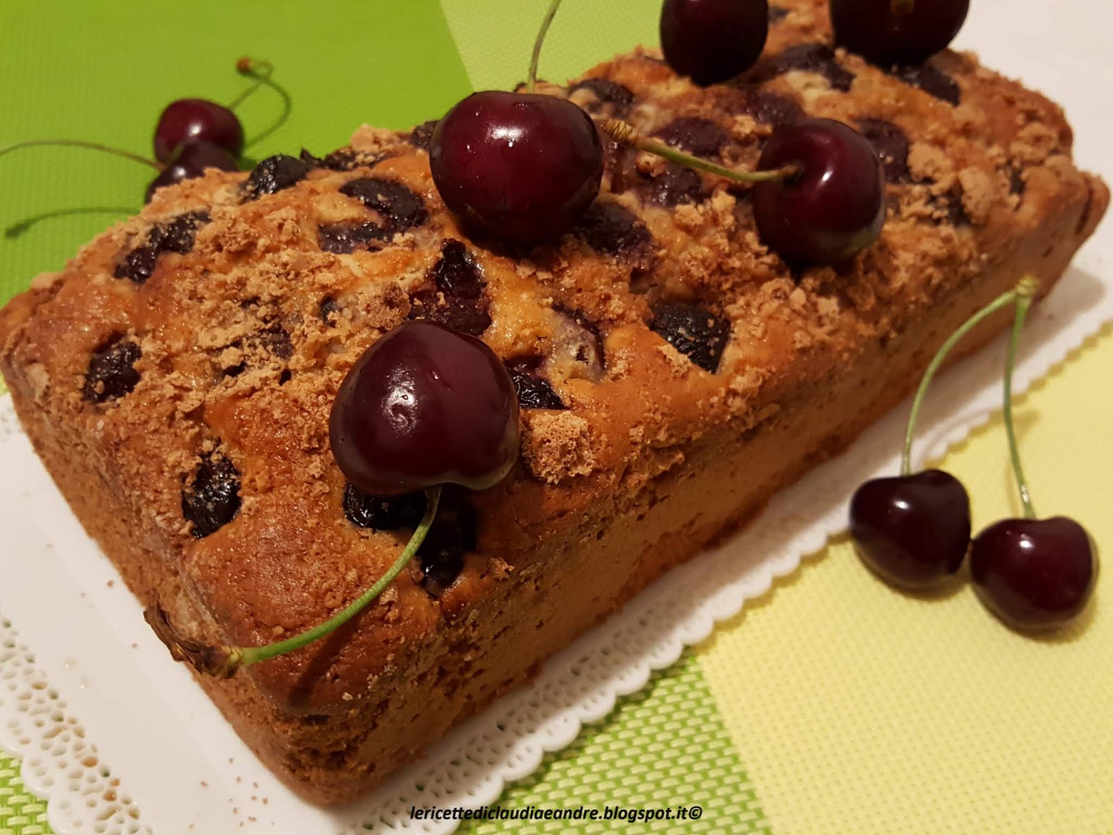 Plumcake alle ciliegie e amaretti, all’olio