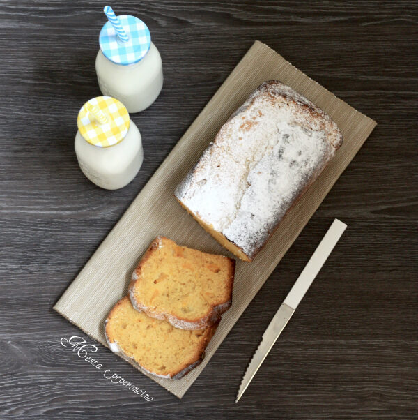 Plumcake alle pesche sciroppate
