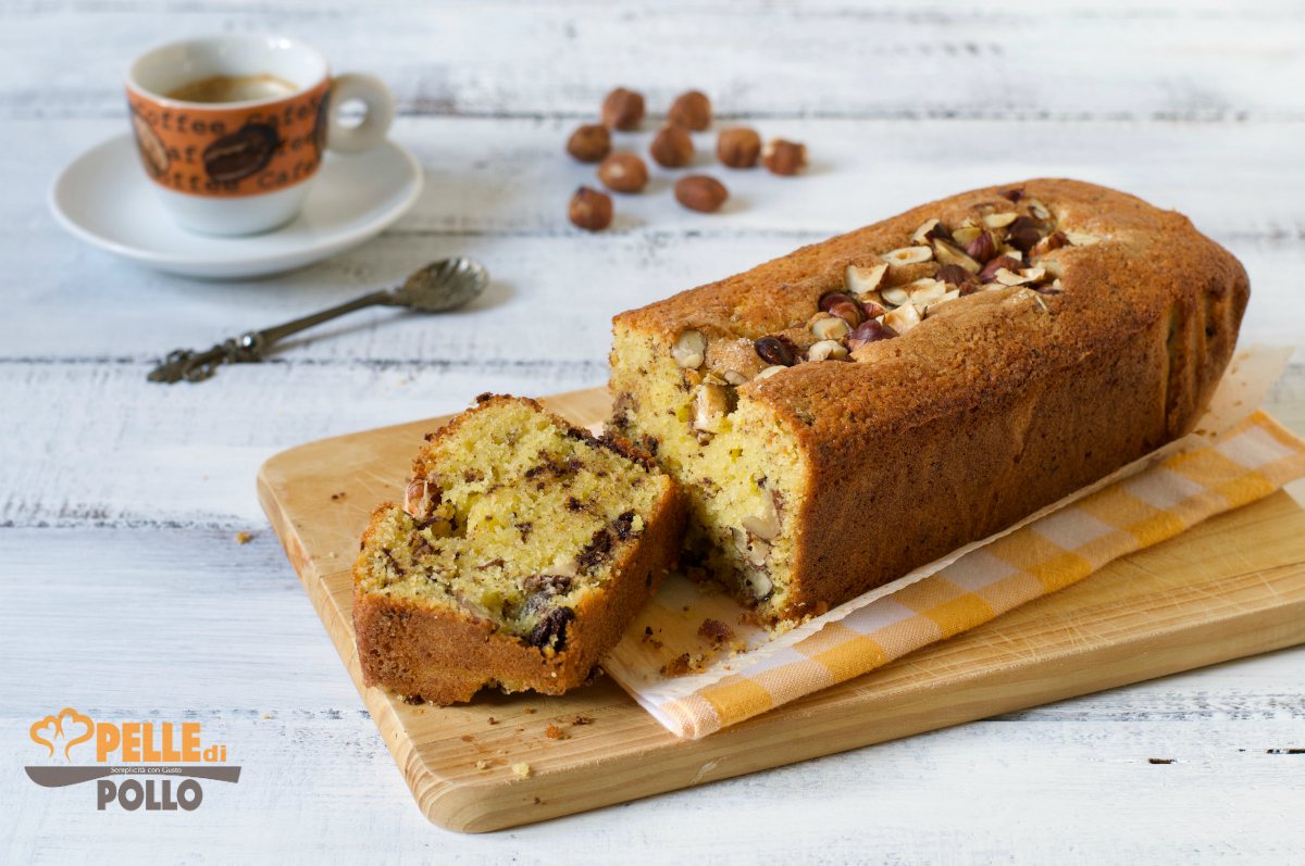 Plumcake con nocciole e cioccolato