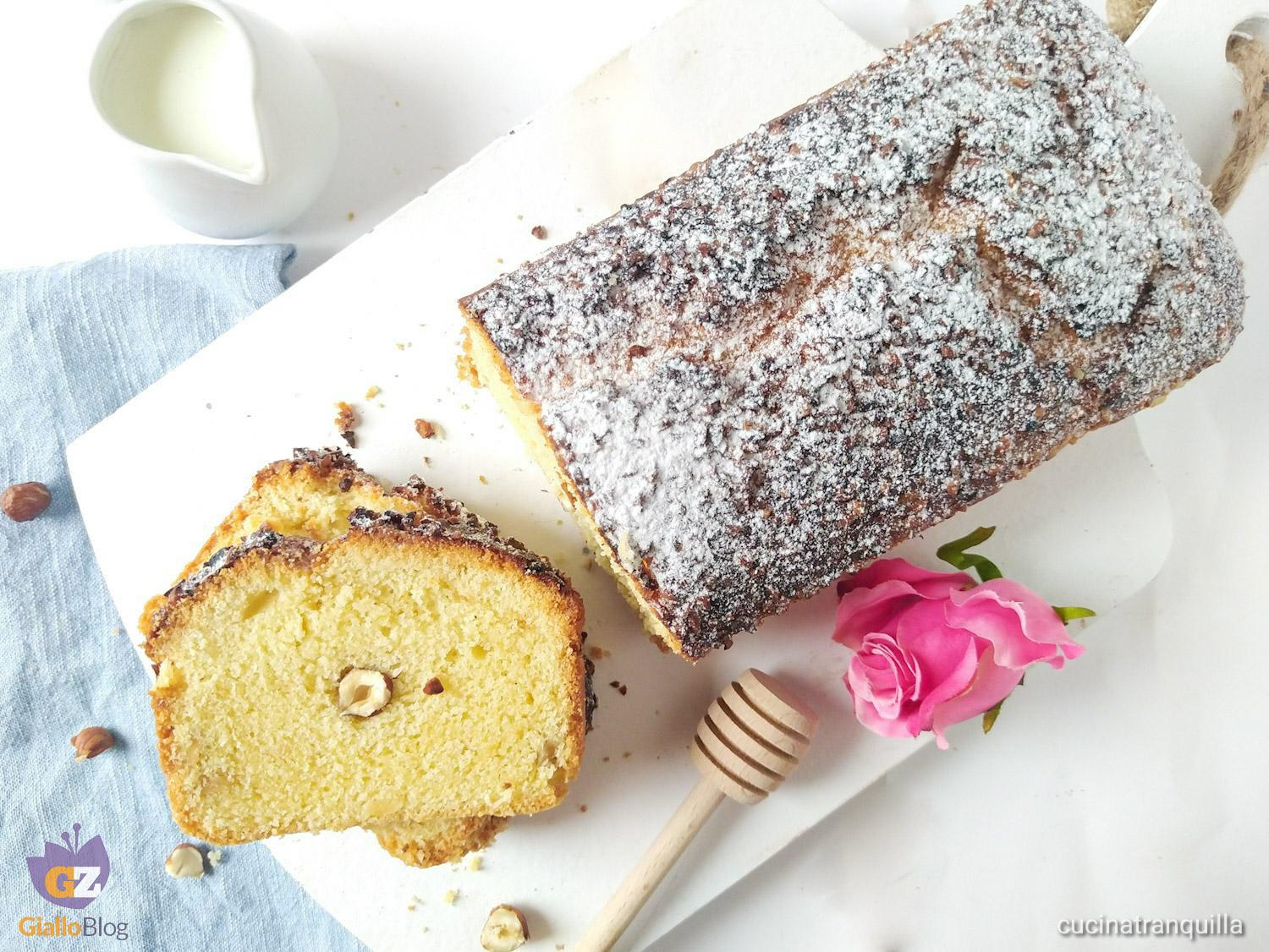 Plumcake con panna e nocciole