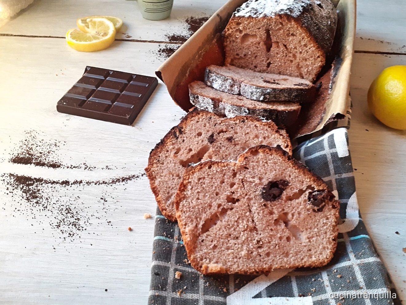 Plumcake con yogurt al caffè e cacao