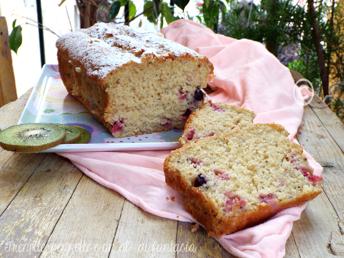 Plumcake kiwi e frutti rossi