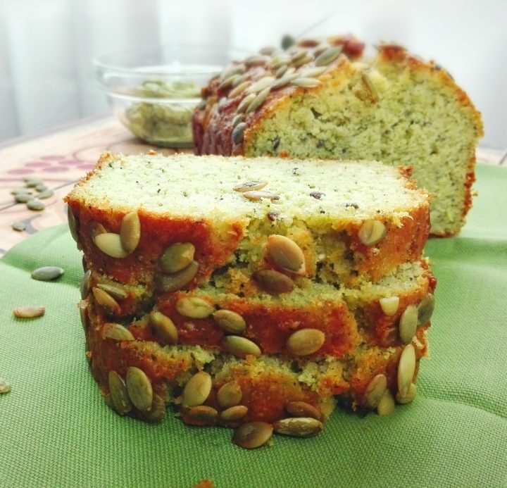 Plumcake rustico al pesto di basilico e semi misti