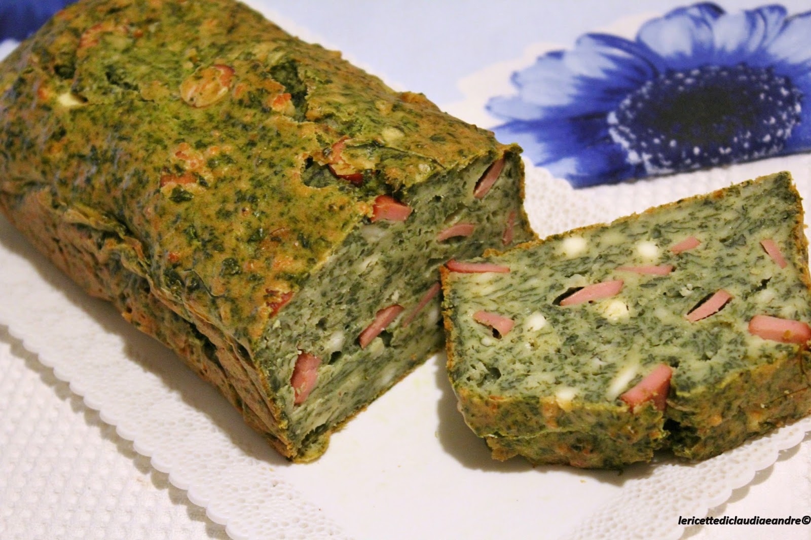 Plumcake salato alle ortiche, quartirolo e wurstel
