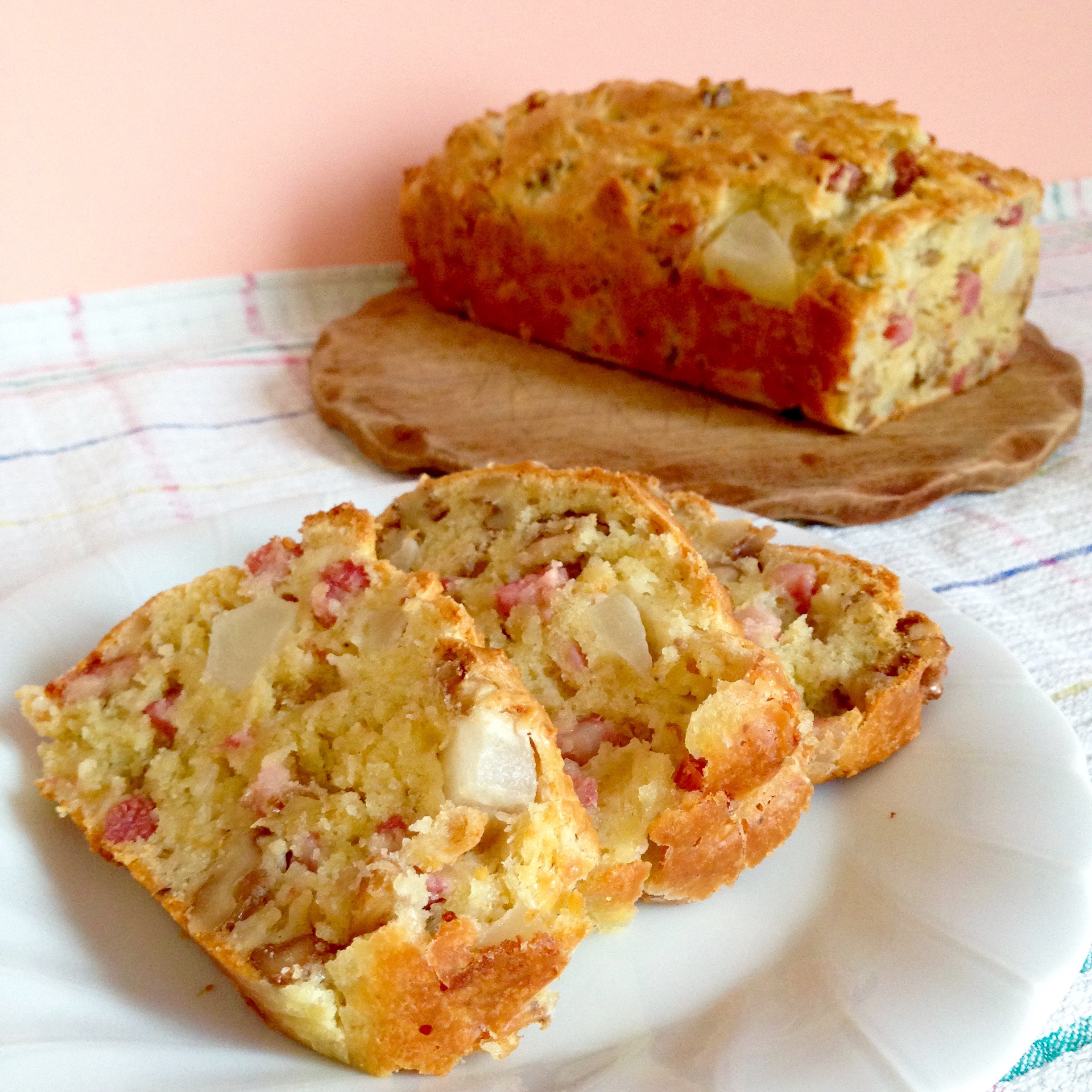 Plumcake salato noci, pancetta, pere