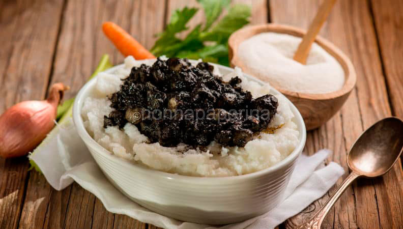 Polenta bianca con seppie al nero: un inno alla tradizione, senza glutine