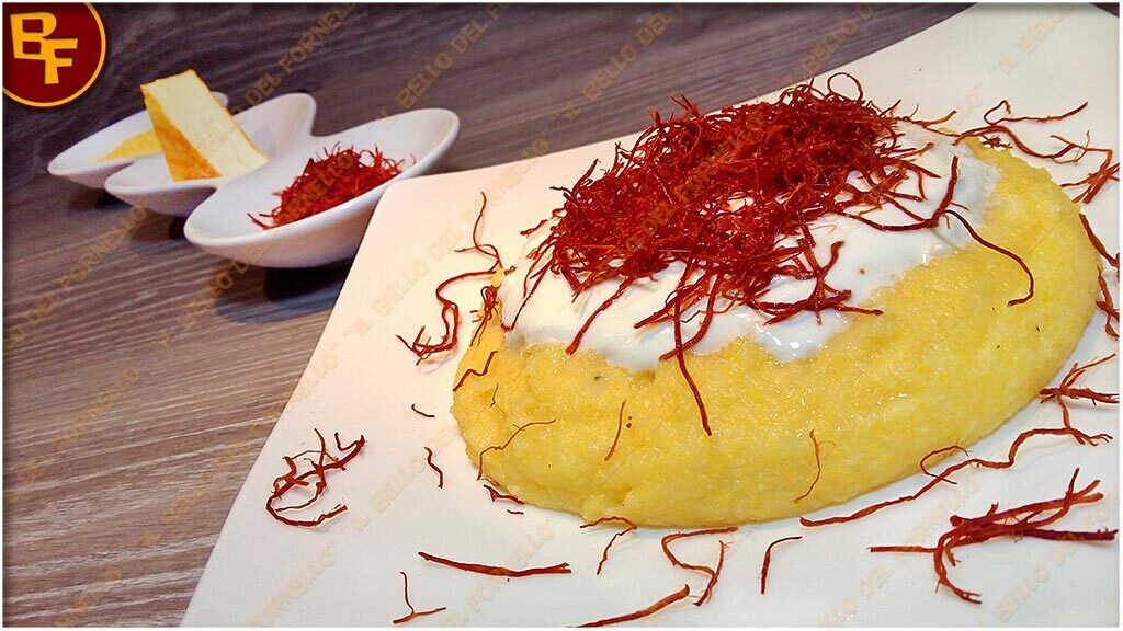 Polenta con crema di formaggio e sfilacci di carne