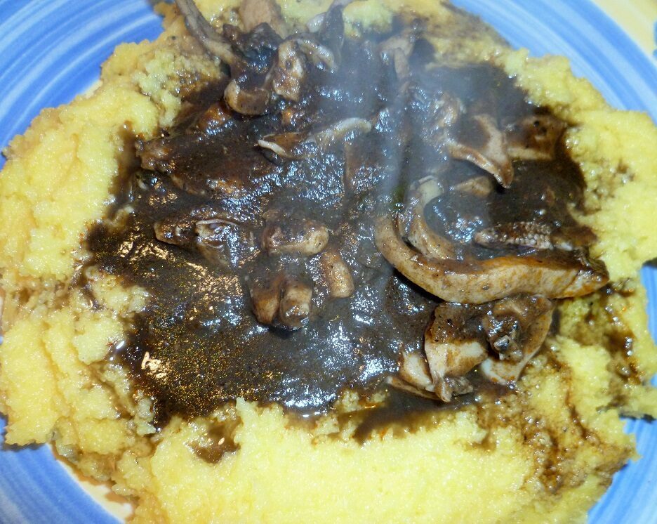 Polenta con nero di seppia