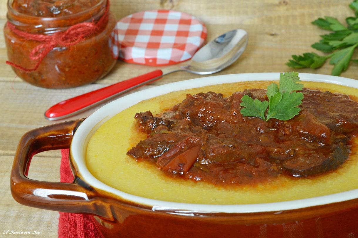 Polenta con sugo di funghi velocissima