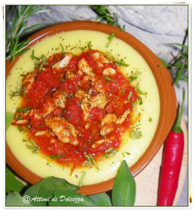 Polenta con sugo di lonza e salame piccante
